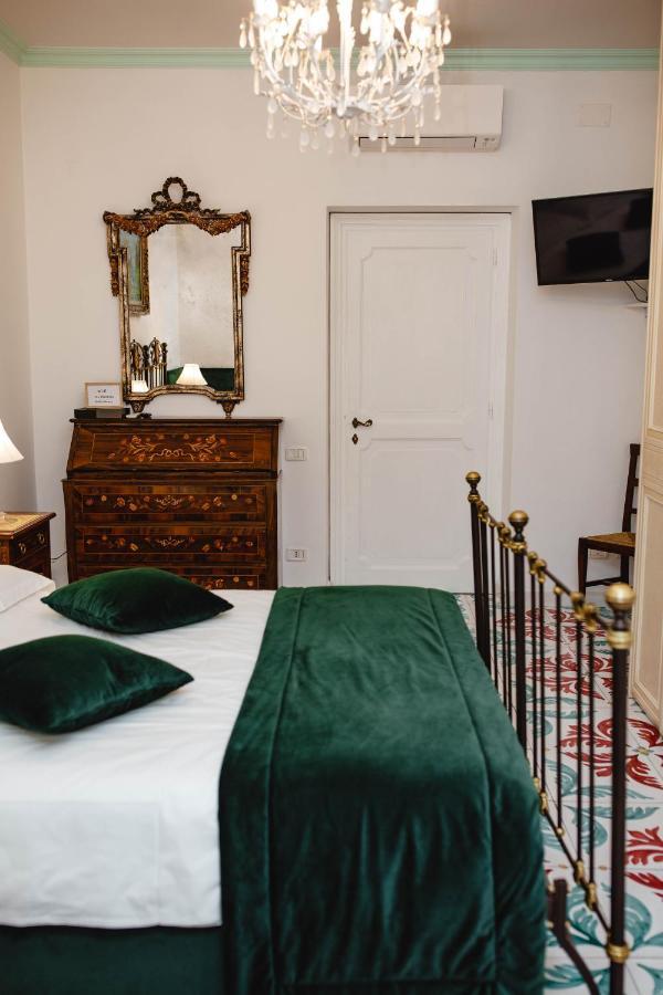 Delfini Trevi House Hotel Rome Exterior photo